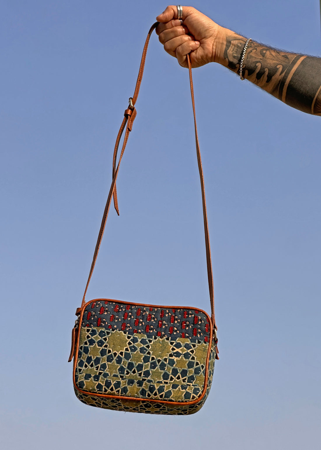 QALA Sling Bag- 02