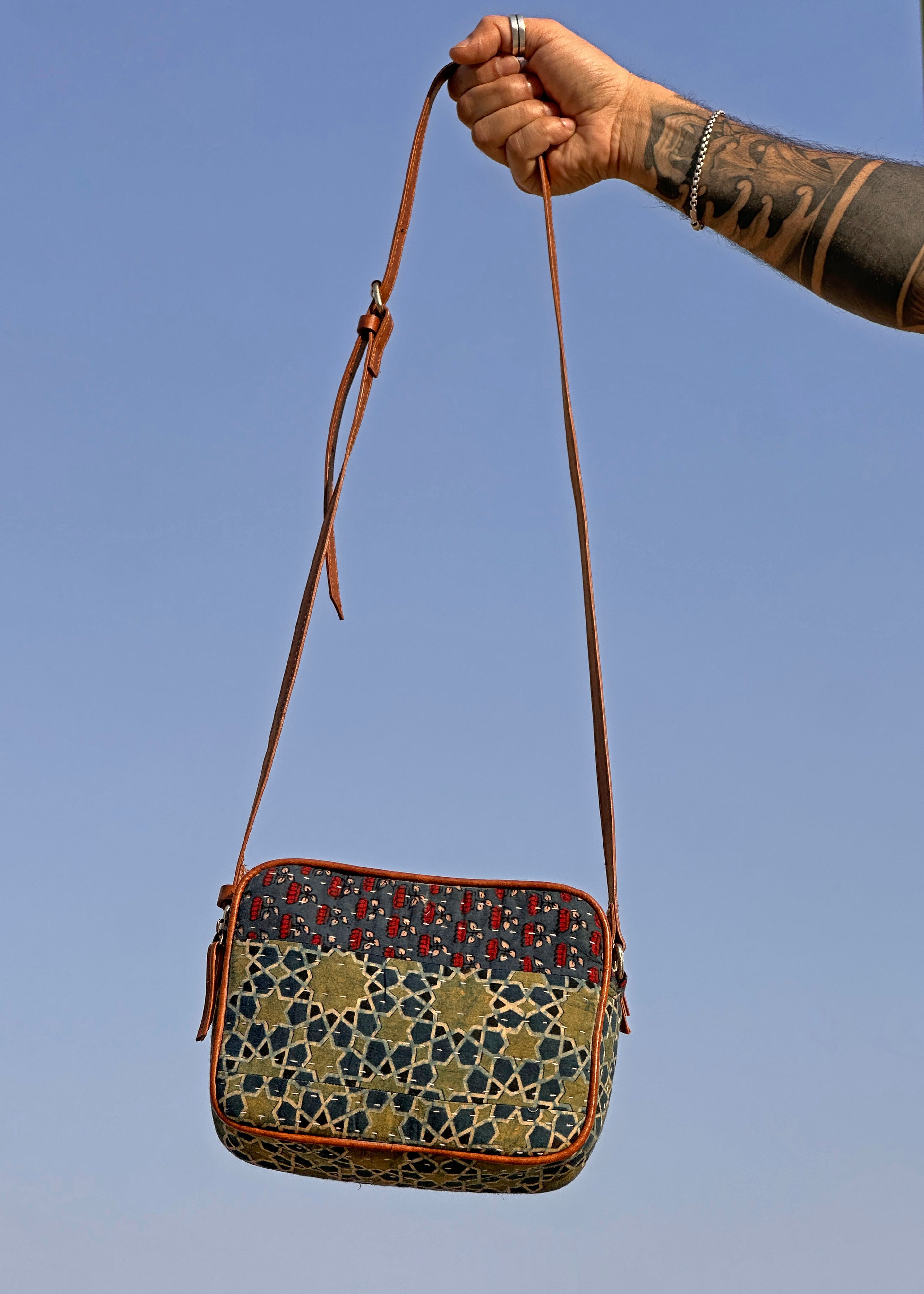 QALA Sling Bag- 02
