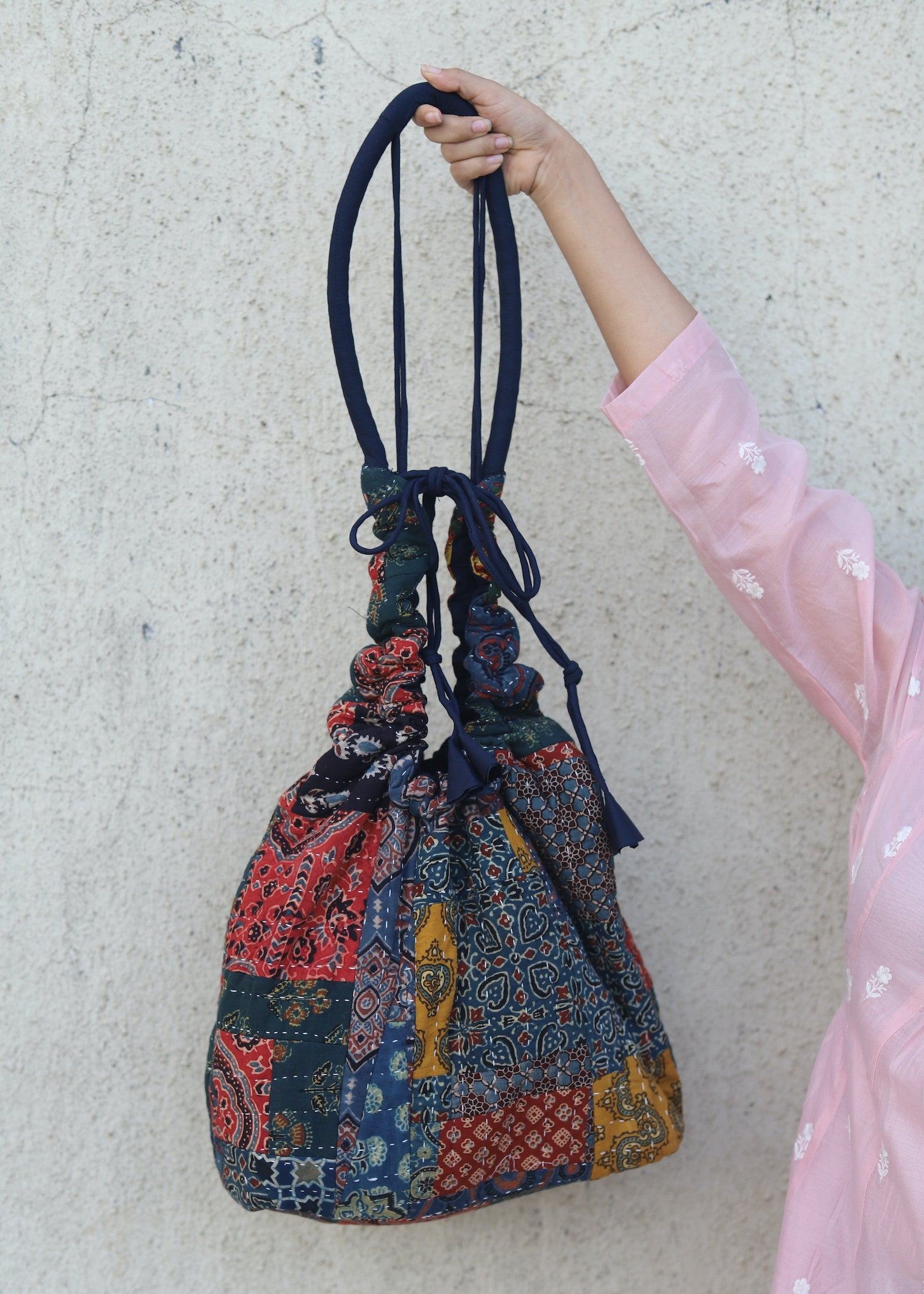 RAAHIL Bucket Bag- 06