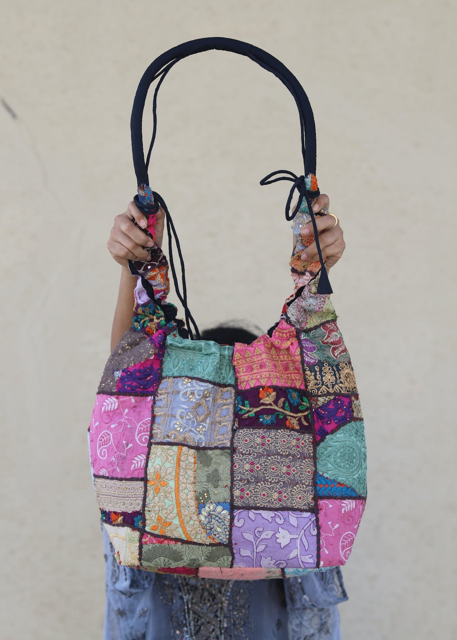 RAAHIL Bucket Bag- 05