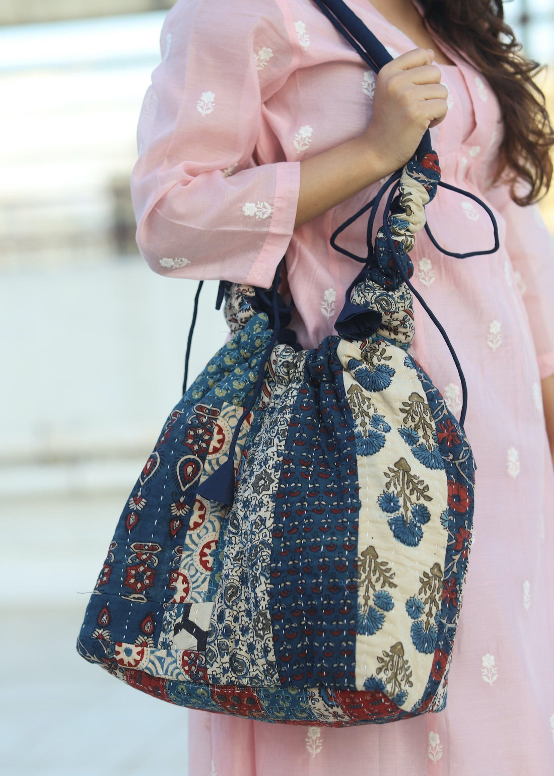 RAAHIL Bucket Bag- 01