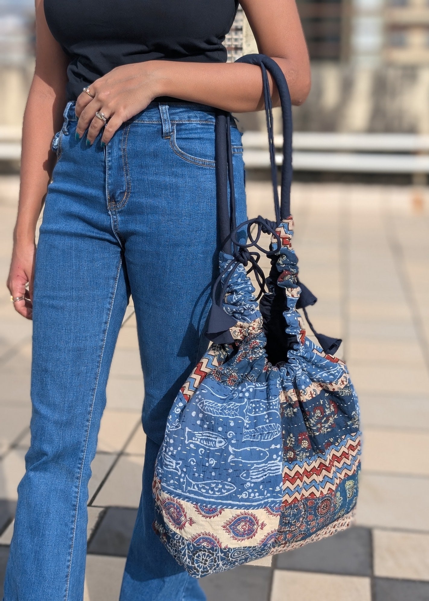 RAAHIL Bucket Bag- 02